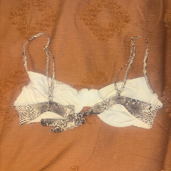 Monday Swimwear, 3 piece set, mediums, snakeskin - Picture 5 of 11